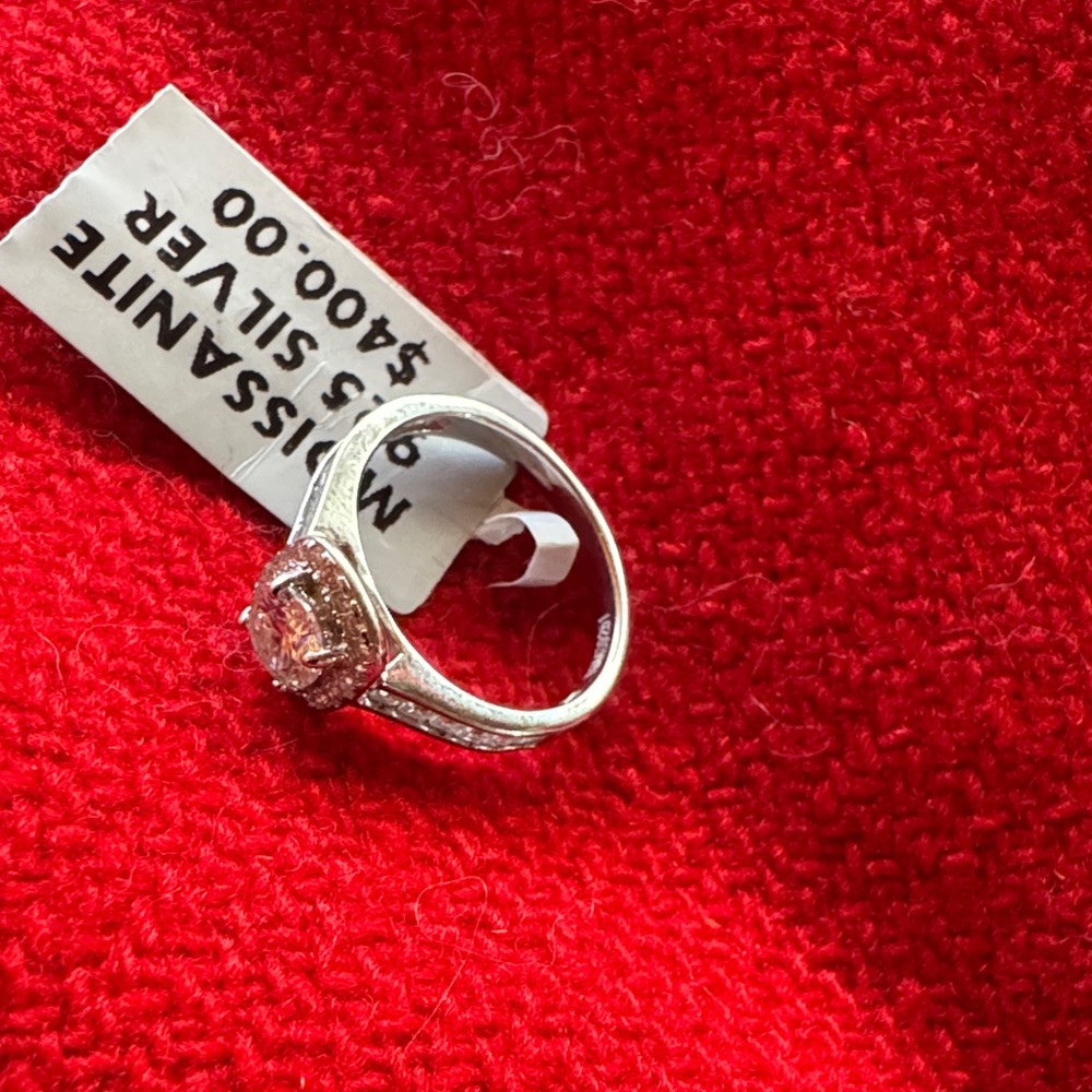 Elegant Silver Ring with Moissanite